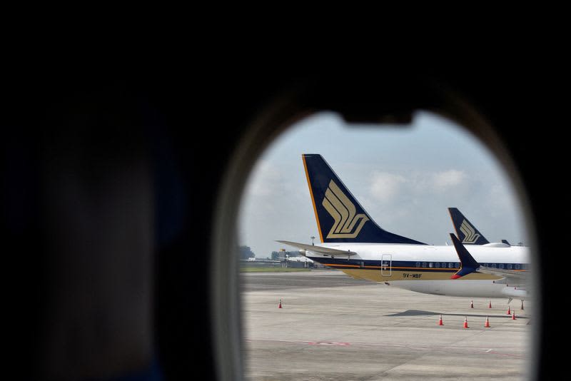 Singapore Airlines and Garuda plan joint venture to expand capacity
