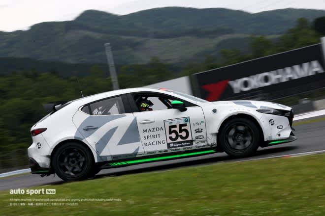 MAZDA24 Bio concept, entering the 3-hour race for the first time, completed the race in spite of troubles.