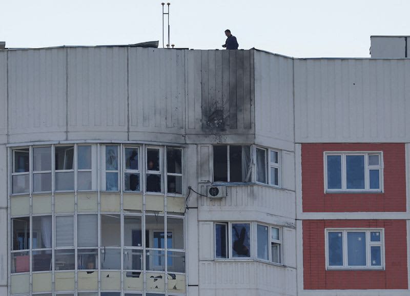 ロシア・ウクライナ双方の首都にドローン攻撃、モスクワ市民戦慄