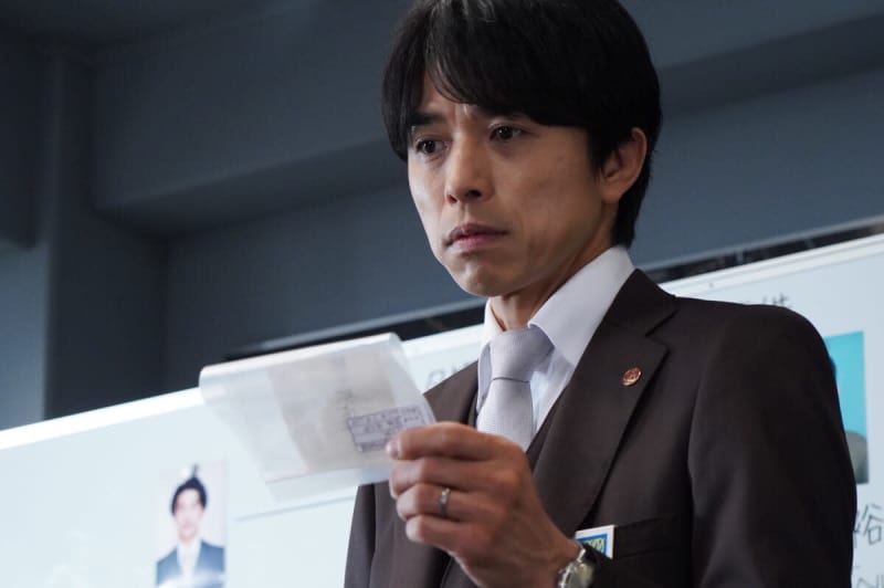 What is the shocking truth that the special investigation team has arrived at?Naoki (Yoshihiko Inohara) and Yuu Amagi (Noriyuki Higashiyama) meet in an unexpected place.