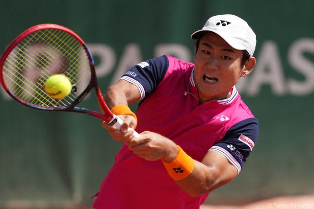 Yoshihito Nishioka, ranked 33rd in the world, made it through the first match for the first time in two years with a big come-from-behind win after being down two sets for the first time!