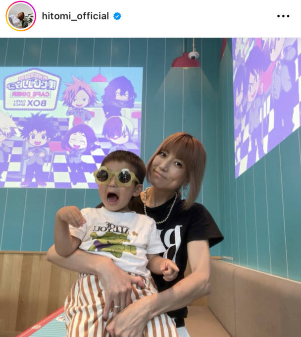 Hitomi goes to a collaboration cafe at the request of her 14-year-old eldest daughter!Echoes to the SHOT full of smiles "Good friends and parents" "...
