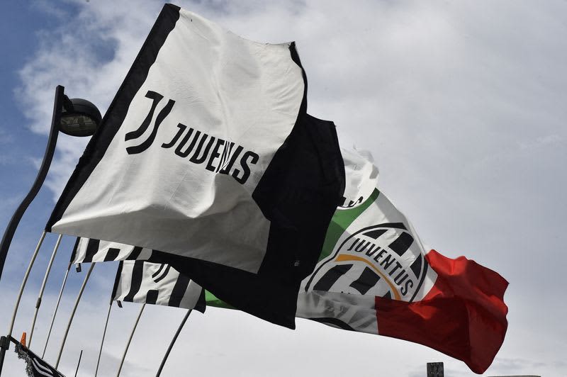 Soccer-Juventus to pay 1 million yen fine, accept deprivation of points