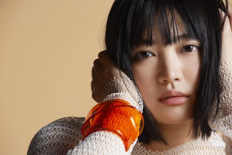 Hinata Kashiwagi to release solo debut song "From Bow To Toe"!