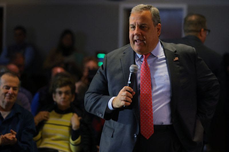 Former NJ governor to run for president in 24: sources