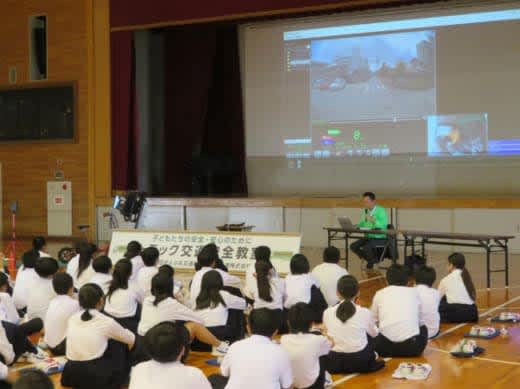 福山通運／岡山市の中学校で190名に交通安全教室
