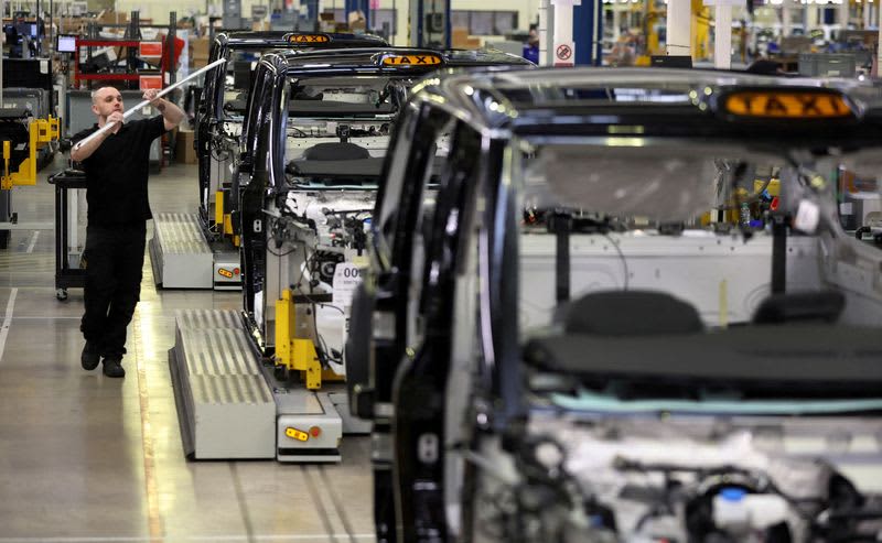 UK manufacturing PMI drops to 5 in May, price pressure eases