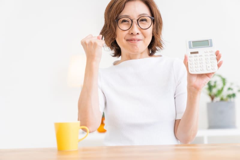 “Savings of unemployed households aged 65 and over” increased for the third consecutive year. 3 in 65 households aged 3 and over exceeds 1 million yen
