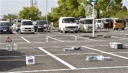 車の中 居場所ここしか 熊本日日新聞