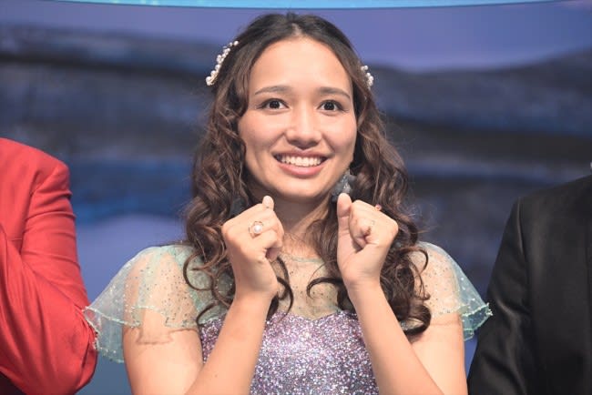 Erika Toyohara, the role of Ariel, sings live in the play Confidence in the perfection of the movie "I'm sure you'll enjoy it"