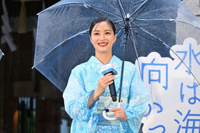 Hirose Suzu [Event Report] Surprise guest appearance "Wow! Warm! Cute!" Starring movie "Water ...