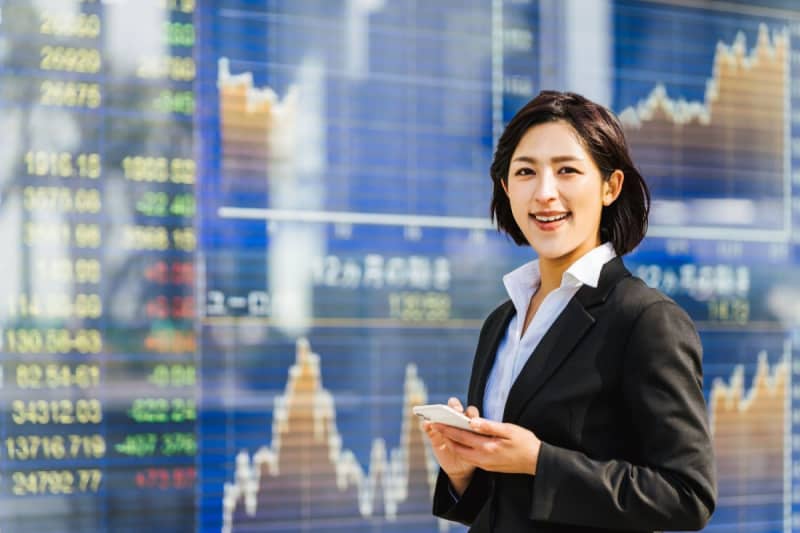 What is the total return of Nidek (former: Nidec 6594) stock "People who bought it a year ago" [Shareholders ...