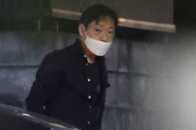Teruyuki Kagawa In the Ennosuke scandal, his position is completely reversed with his son, Danko.