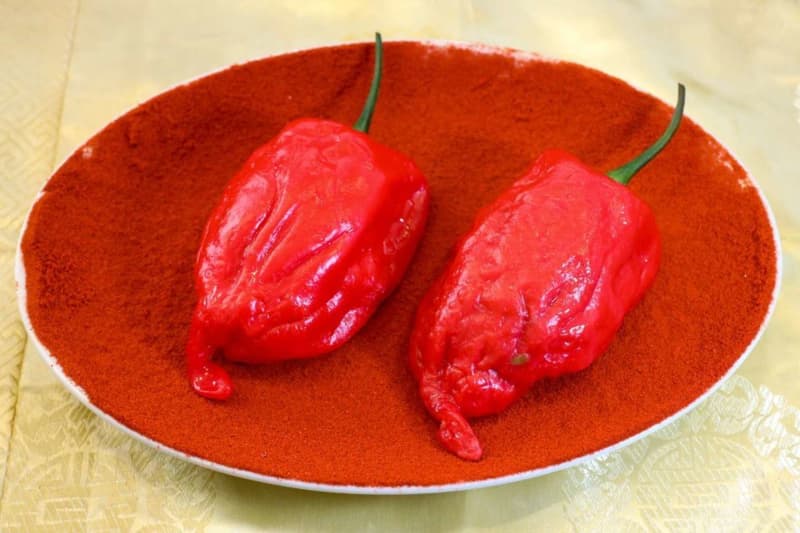 It looks like it hurts anymore The world's hottest "Carolina Reaper" is used whole and pepper powder is spread "Midsummer ...