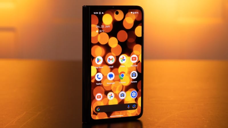 Google Pixel Fold angeschaut: Nicht ganz flach,…