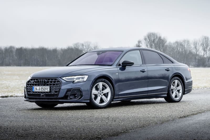 8nd generation PHEV model added to Audi's flagship sedan "A2"