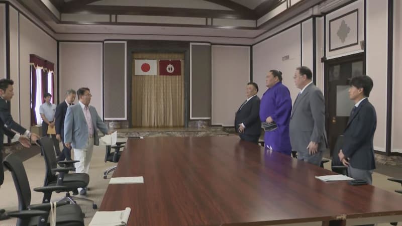 Grand Sumo Tournament Nagoya Tournament from July XNUMX Yokozuna and others visit Governor and Mayor