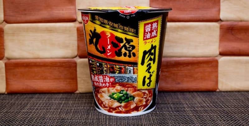 It is inevitable to add white rice. The aged soy sauce and pork flavor shines!Marugen ramen "meat soba" cup noodles are acclaimed by enthusiasts
