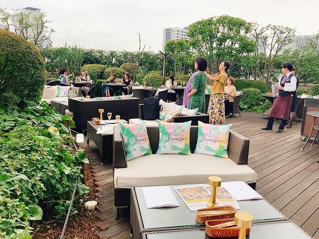 [Honmachi] Enchanted by the beer garden where you can enjoy champagne and Spanish cuisine at the St. Regis Hotel Osaka