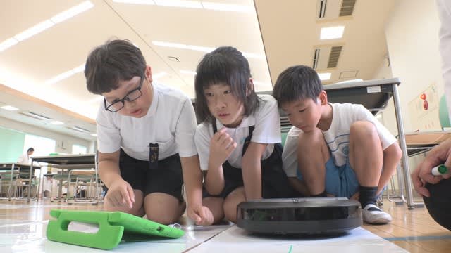 Utilizing the technology of the robot vacuum cleaner "Rumba" Elementary school students learn the mechanism of programming Mitoyo City, Kagawa