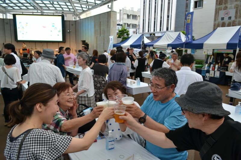 Black tea beer with refreshing bitterness in "Town of Tea" The first festival at Orisk in Utsunomiya
