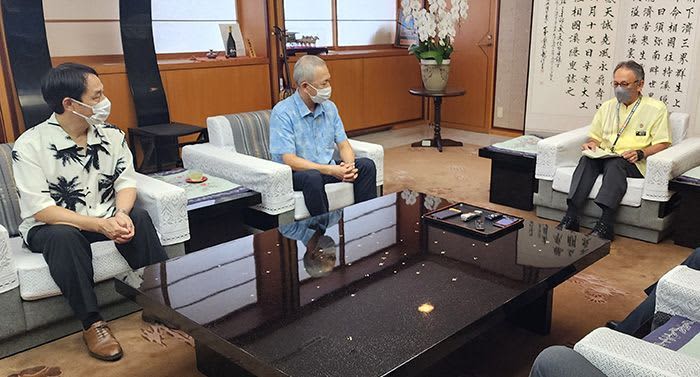 「得がたい経験だった」沖縄防衛局長が離任　小野氏が玉城知事と面会