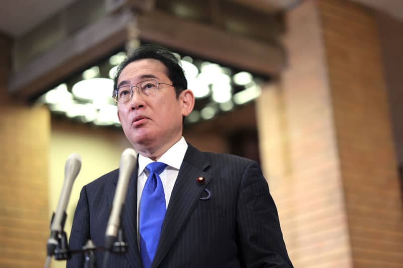 Prime Minister Kishida's tenure surpasses Kiichi Miyazawa's ``factional mentor'' to travel abroad, ignoring torrential rains & criticism of tax hikes growing