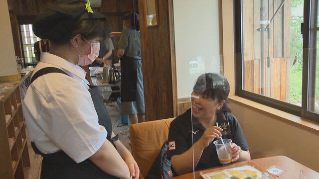 Special support class junior high school students open cafe for a limited time Asahi-cho