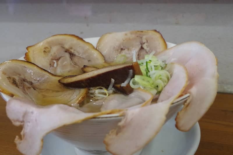 鳥取・米子の「お肉を愛するラーメン屋」のチャーシュー麺が激しいので見て欲しい