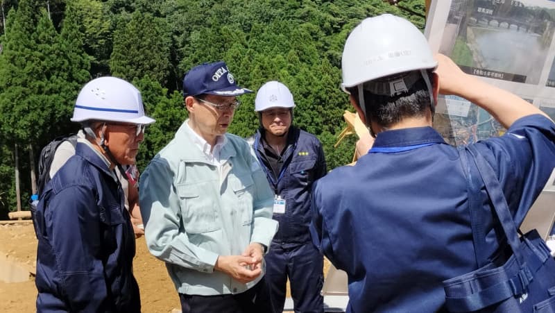 "Responding to Residents' Direct Voices" Governor of Oita Prefecture Visits Areas Affected by Linear Rainfall Belt Torrential Rain