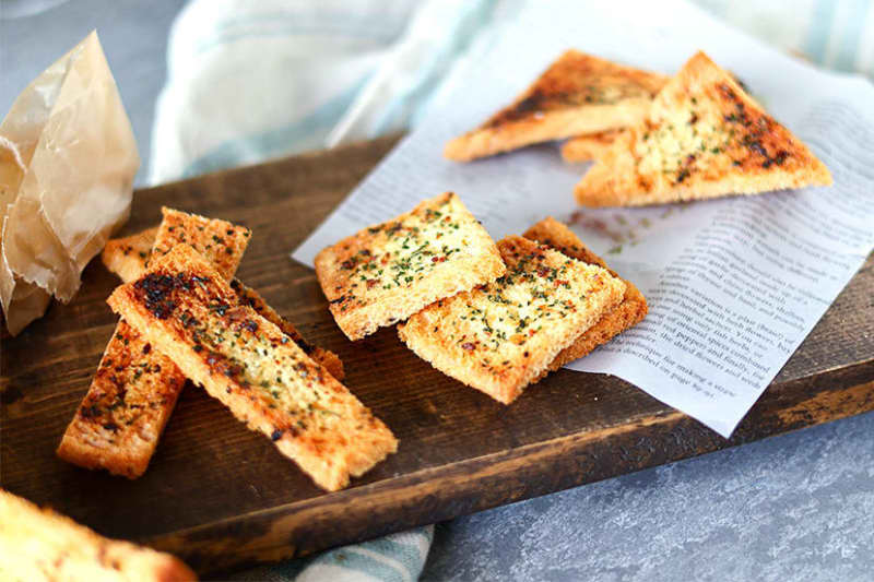 Garlic toast recipe [Easy with garlic tube]