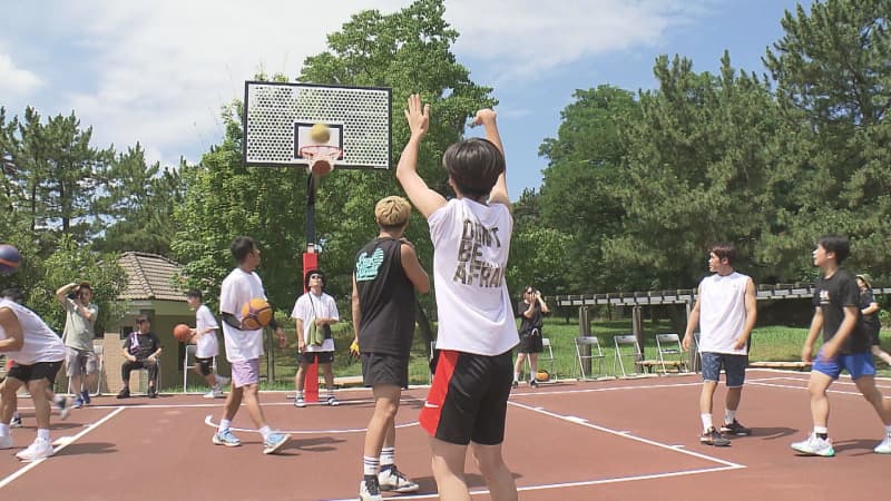 Street basketball ``3×3'' court completed at Nishikaigan Park, Niigata City [Niigata]