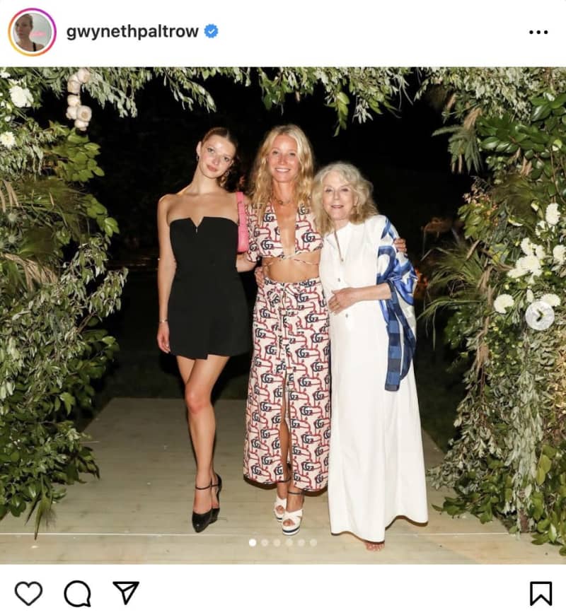 Gwyneth Paltrow, 3rd generation shot with daughter Apple Martin and mother Blythe Danner!Garden…