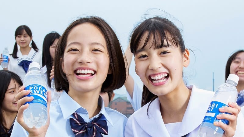 Pocari Sweat is broadcasting a new commercial created from an original draft solicited on SNS Junior high and high school students who were recruited at the same time appeared and filmed ...