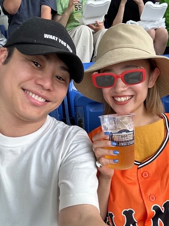 Nonsta Inoue releases shots of good friends enjoying watching baseball