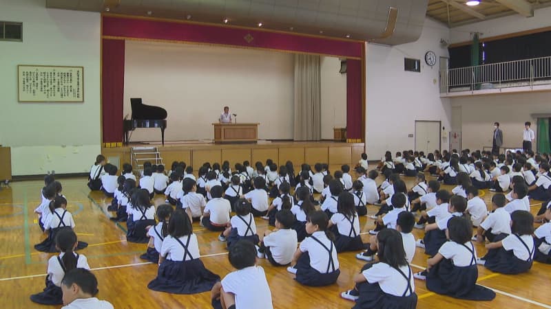 Come on summer vacation!Closing ceremony at elementary and junior high school in Kagawa Prefecture Some elementary schools are held in the same gymnasium as before the corona disaster