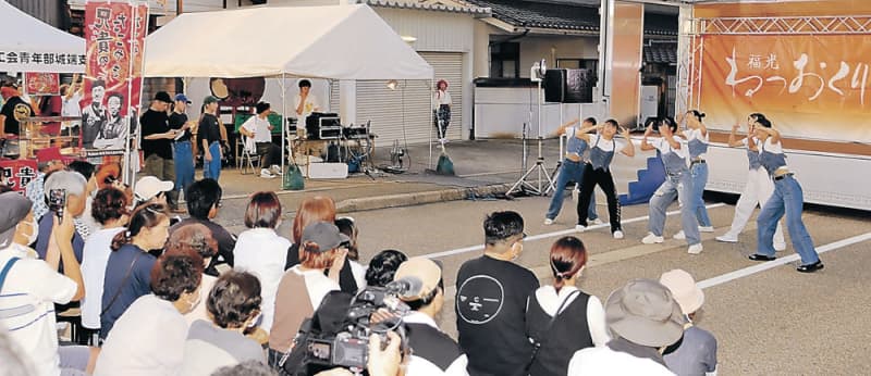 Dancing and drumming on the first stage Fukumitsu Netsukuri Tanabata Festival 2nd day