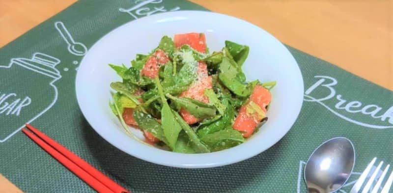 材料を混ぜるだけの簡単レシピ！旬のスイカとミントを使った爽やかサラダ！