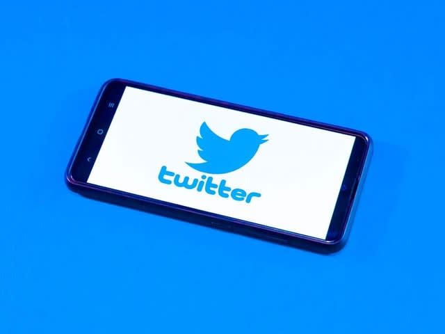 Twitterのロゴ、青い鳥から「X」に変更へ　イーロン・マスク氏が宣言