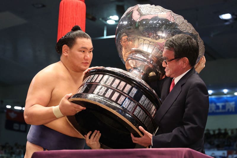 Ozeki sure!Hoshoryu's former teacher said that he had something in common with Asashoryu, "When you enter the ring, the atmosphere is rough."