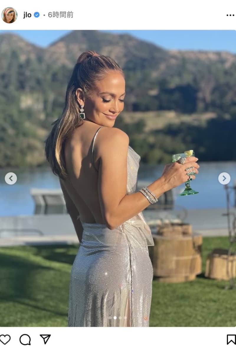 Jennifer Lopez turns 54!Birthday party in a silver dress and bikini that reveals your back