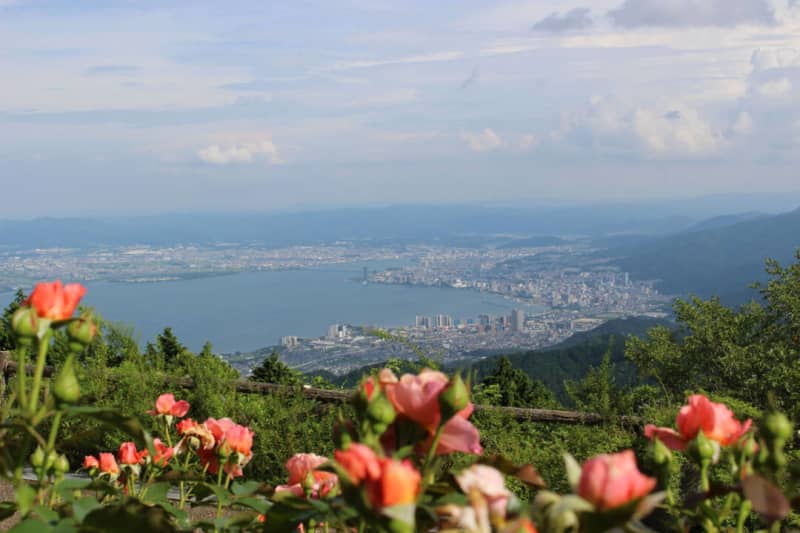 Kyoto "Garden Museum Hiei" Enjoy the spectacular view of flowers and Lake Biwa at -5℃ from the flat ground!There is also a hot spring nearby