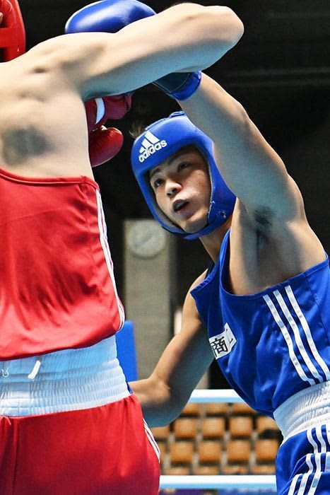 Boxing, Kawabata entered the quarterfinals for the first time in eight years Aggressive attack on ``own distance'' National high school overall
