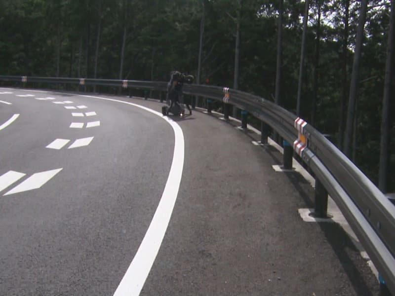 While cycling with a classmate... A 13-year-old junior high school student collided with a guardrail on a sharp curve and was unconscious. Helmet...
