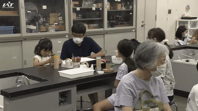Experimental work class to learn science "Drawing projector" with a convex lens [Iwate/Morioka City]