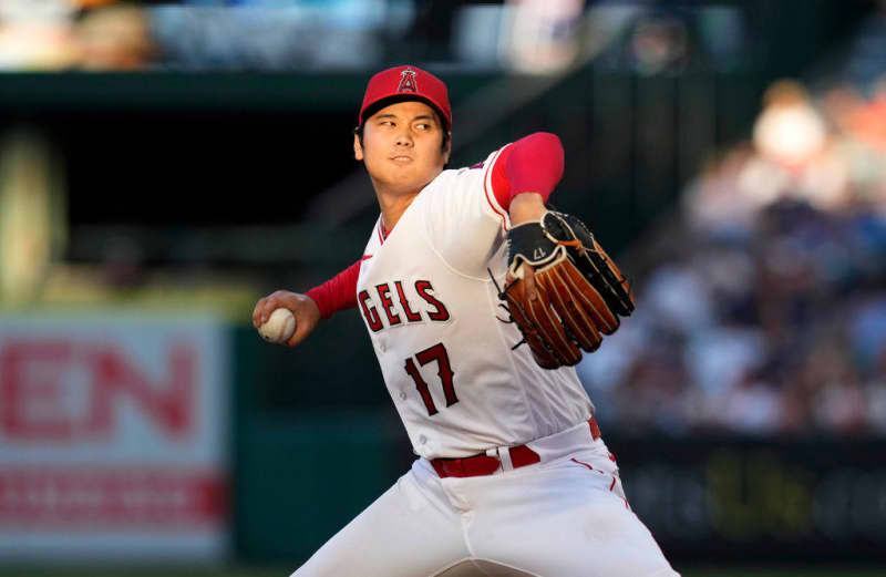 Shohei Ohtani Pitched the mound for the second consecutive year with double-digit wins, and although he pitched well without conceding 2 innings, he was forced to withdraw due to spasm in his right middle finger.