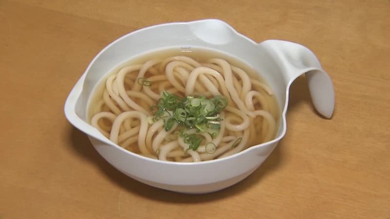 [As expected of Udon Prefecture] A hot and heavy udon bowl... Developing a special udon bowl that is easy on the person who eats it