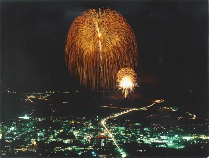 Saga "Ureshino Onsen Summer Festival" will be held on Friday, August 8!Launch the two-shakudama fireworks, which boast the largest scale in western Japan!