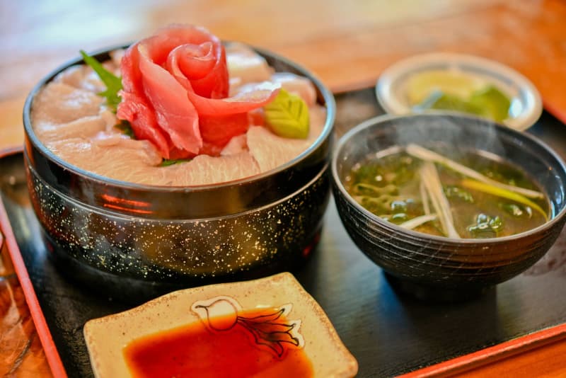 まぐろ好き必見！いま千葉・鴨川で食べたいボリューム満点の「映える鉄華丼」