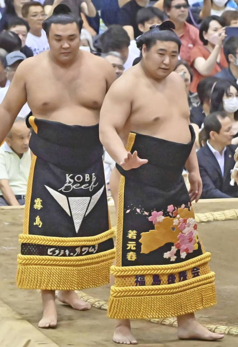 Fukushima place, 3200 cheers wrap sumo summer tour, Wakamoto Haru shows his specialty